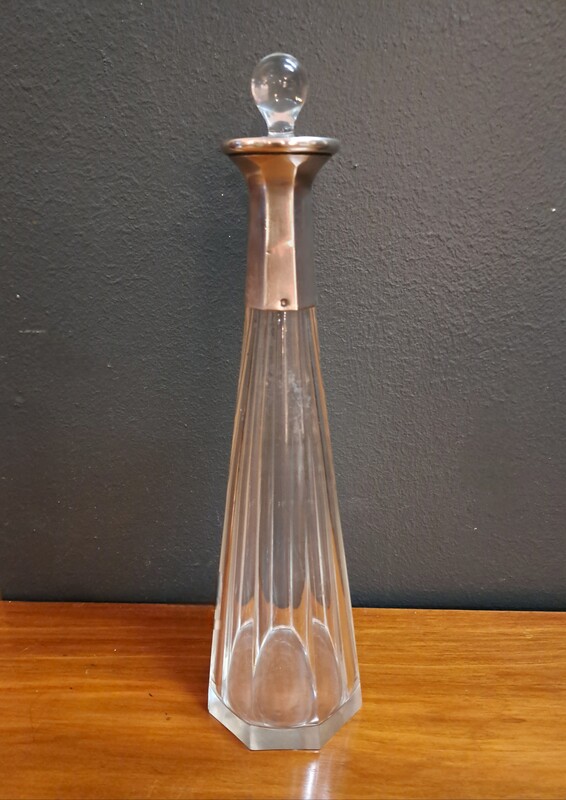 Art Deco carafe in solid silver and period crystal