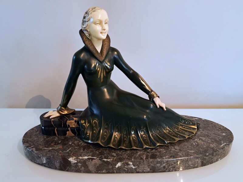 Art Deco sculpture in chryselephantine bronze/ivory + marble base