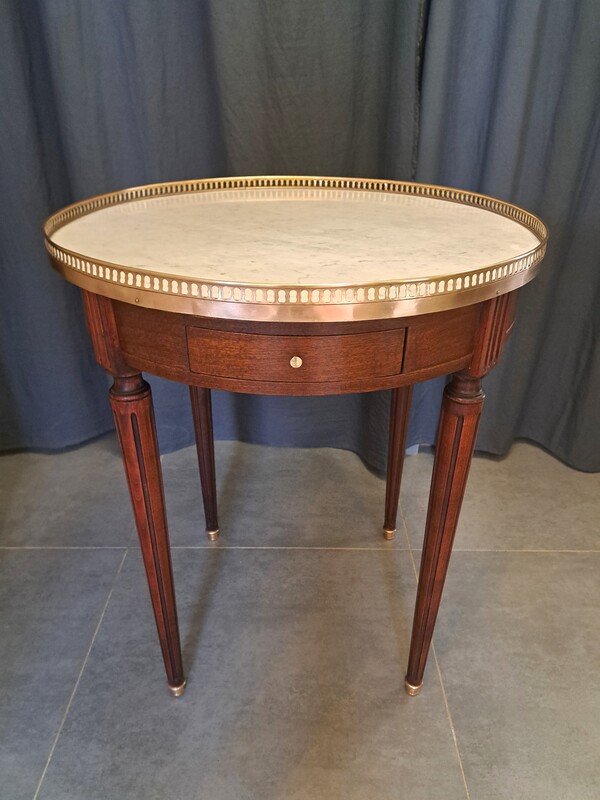Mahogany and marble top bouillotte table