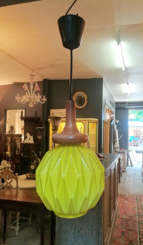 Opalined yellow glass origami suspension