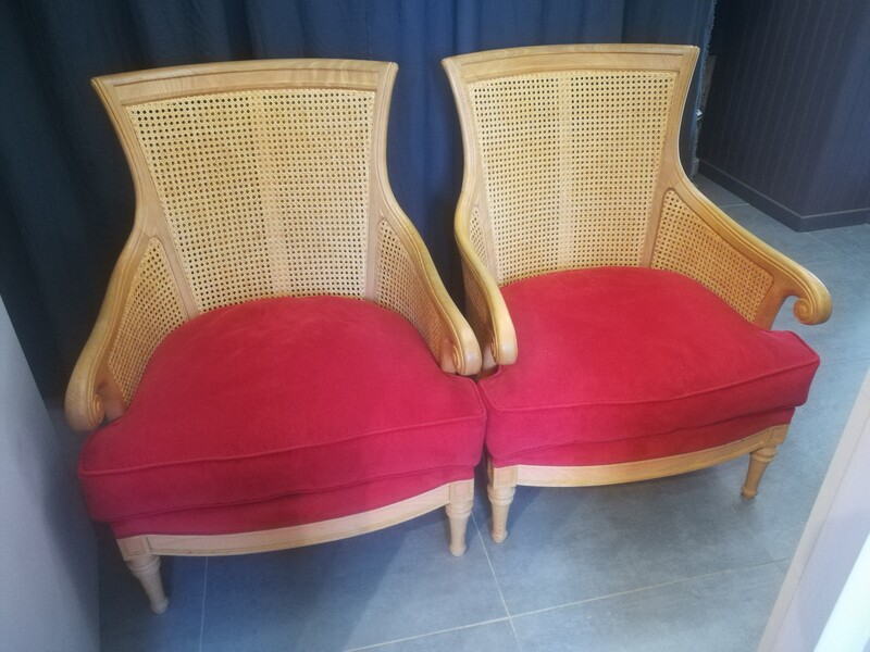 Pair of clear beech wood doubling canning and velvet armchairs
