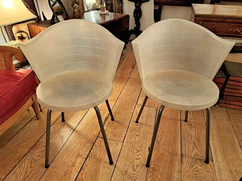 Pair of Ikea rotating chairs in plastic and lacquered metal