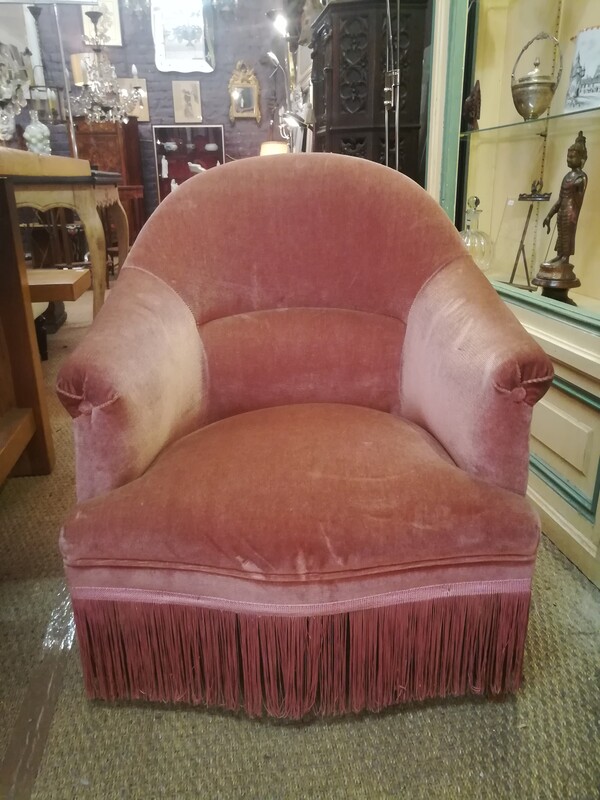 Pink velvet child toad armchair