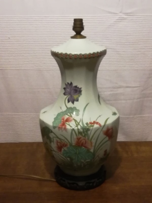 Polychrome porcelain chinese lamp base