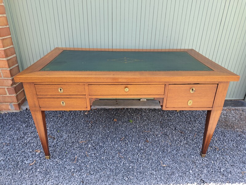 Restoration period desk in mahogany veneer with leather top
