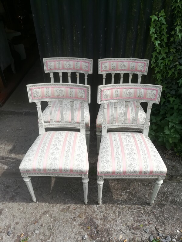 Set of 4 patinated and silk fabrics Louis XVI style chairs